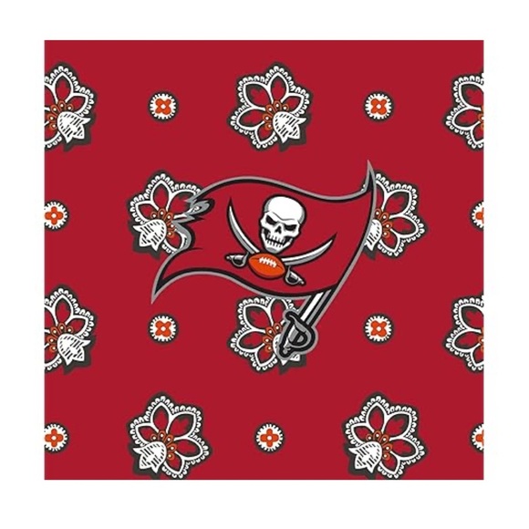 Vera Bradley NFL Tampa Bay Buccaneers Large Tote Bag – Rare Red Print- NWT - Picture 3 of 16